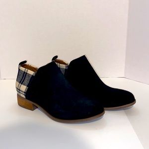 TOMS Deia Black Suede and Plaid Bootie